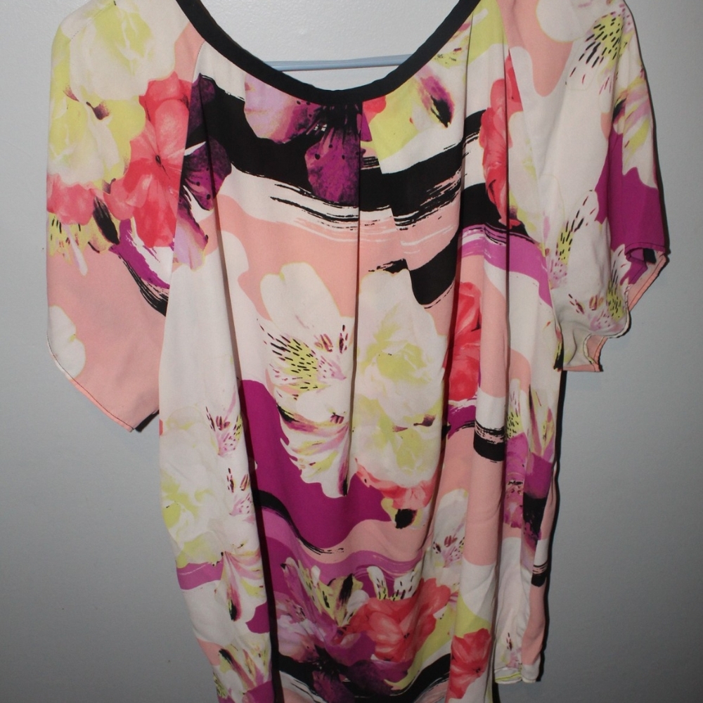 Plus women's top